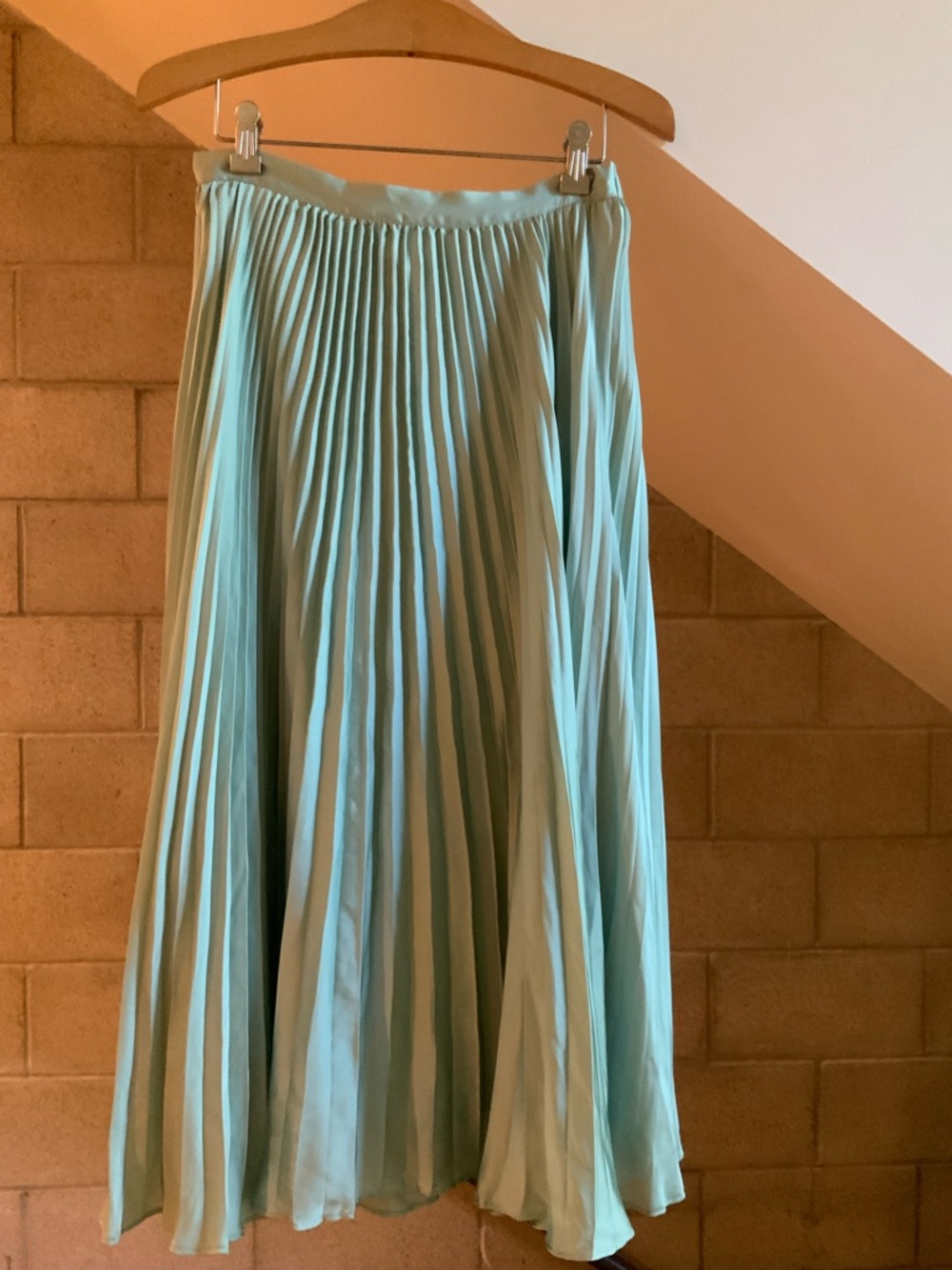 BCBGMaxAzria Pleated Mint Green Midi Skirt